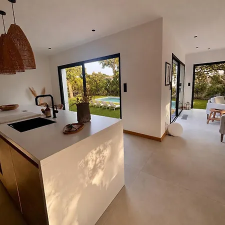 Vila New With Private Swimming Pool In *